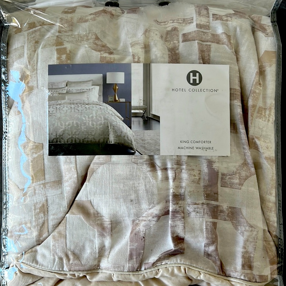 $485 Value - Fresco Hotel Collection King Comforter
